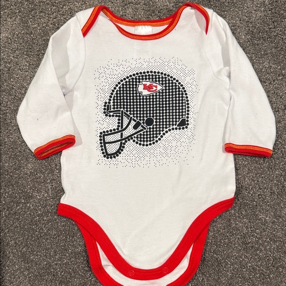 Kansas city chiefs onesie - Picture 1 of 3